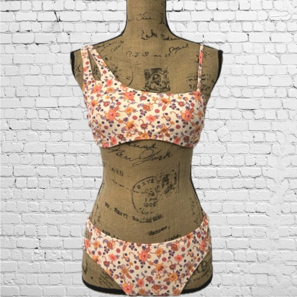 NWOT Endless Sun Paisley Print Bikini